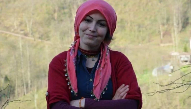 koylu-kizi-semra-ya-odul-1695287965-123_large